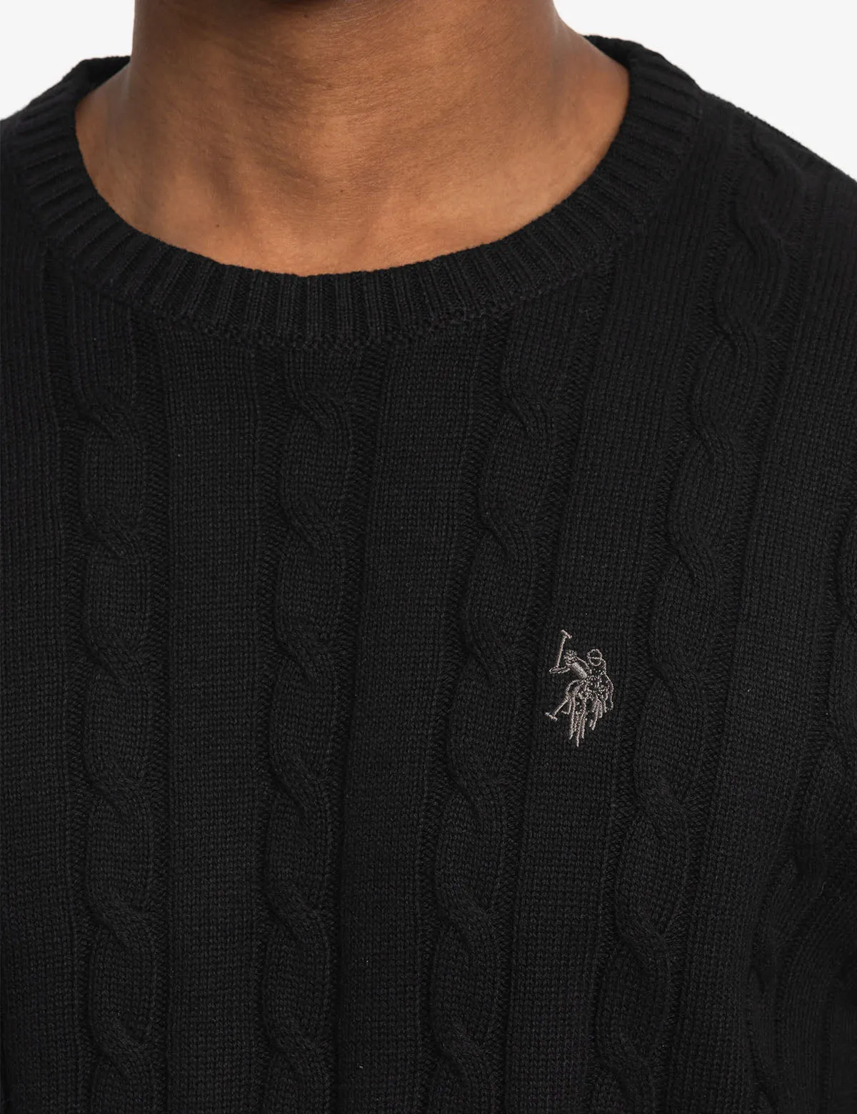 CABLE CREW NECK SWEATER