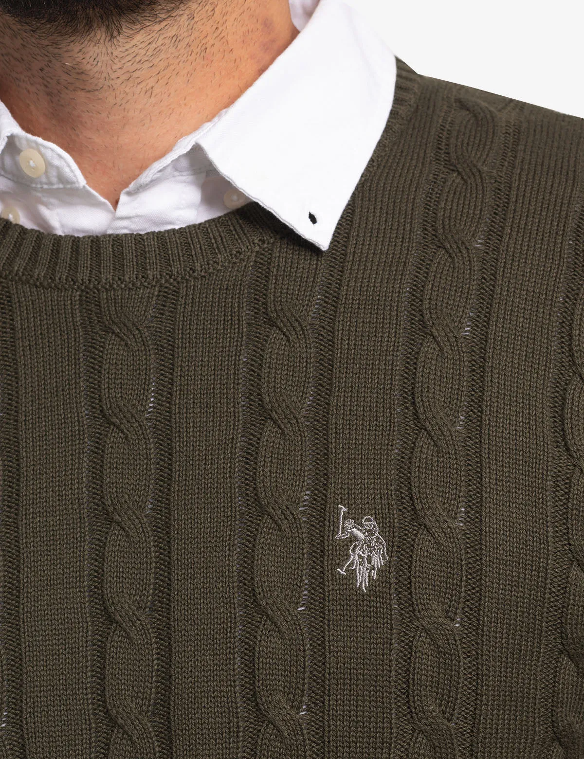 CABLE CREW NECK SWEATER