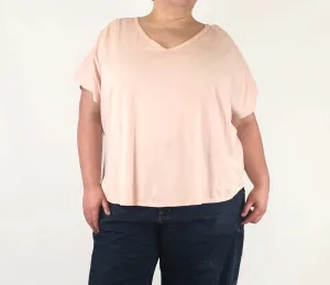 Commonry pink tee shirt size 22