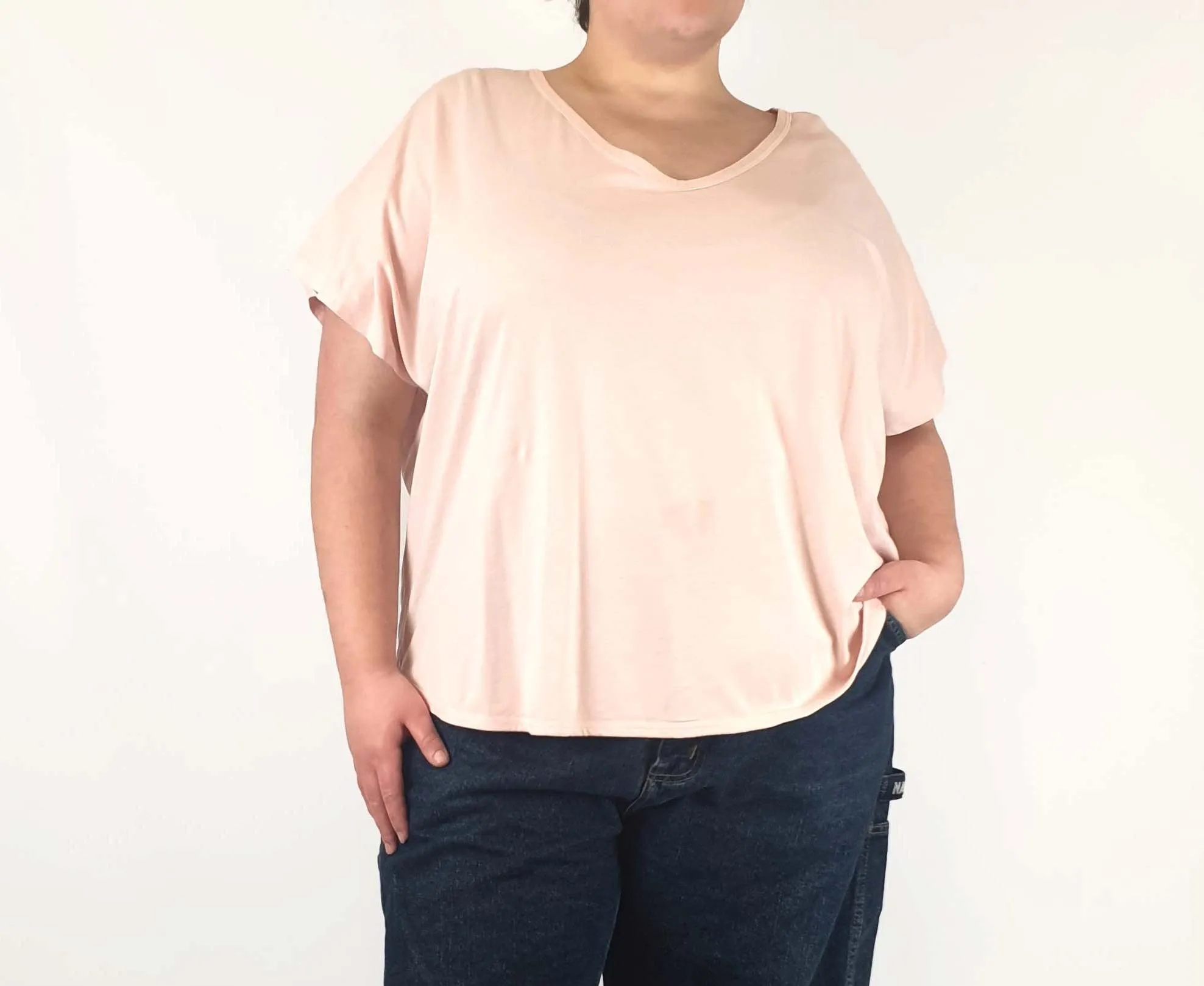 Commonry pink tee shirt size 22
