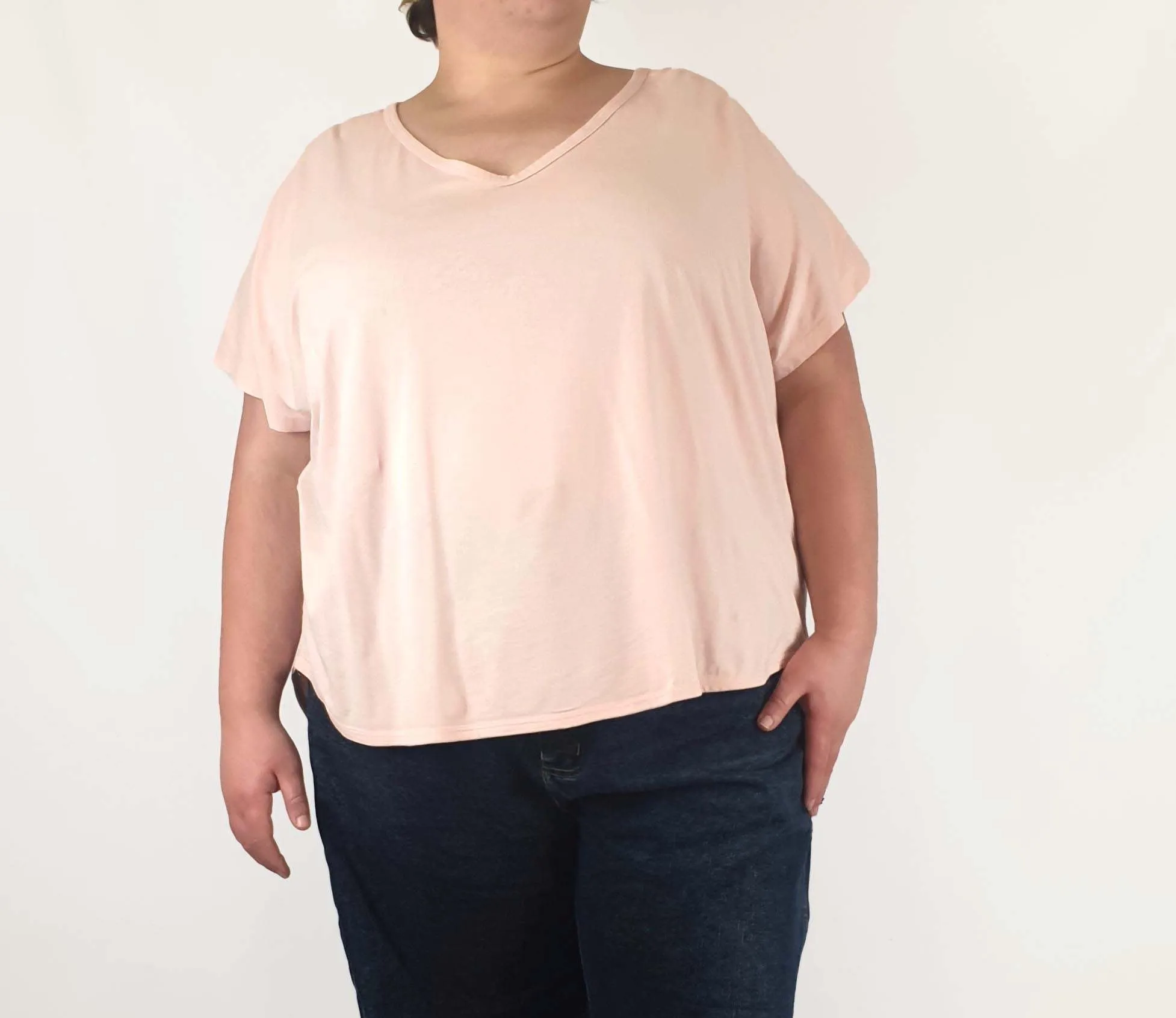 Commonry pink tee shirt size 22