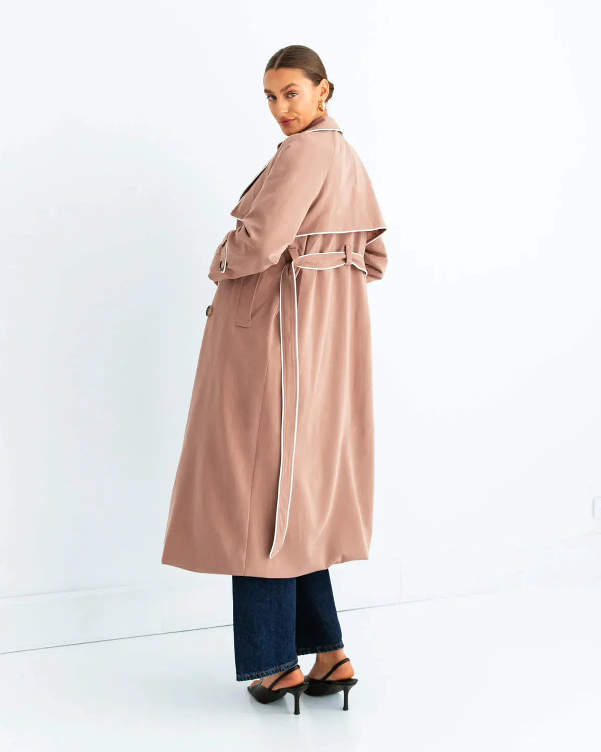 CONTRAST PIPING TRENCHCOAT
