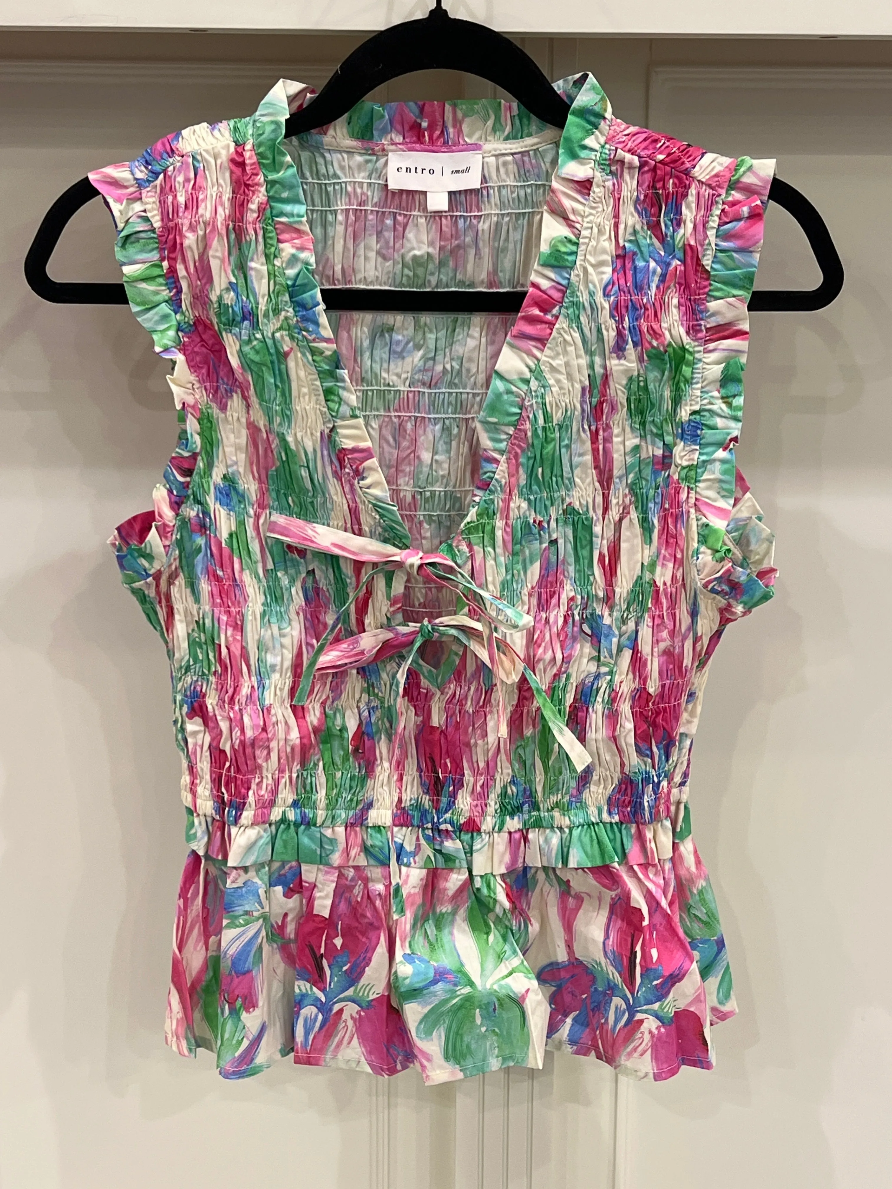 Floral Finish Sleeveless Smock Top