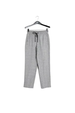 Grey pants with check motif