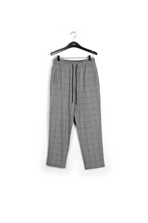 Grey pants with check motif