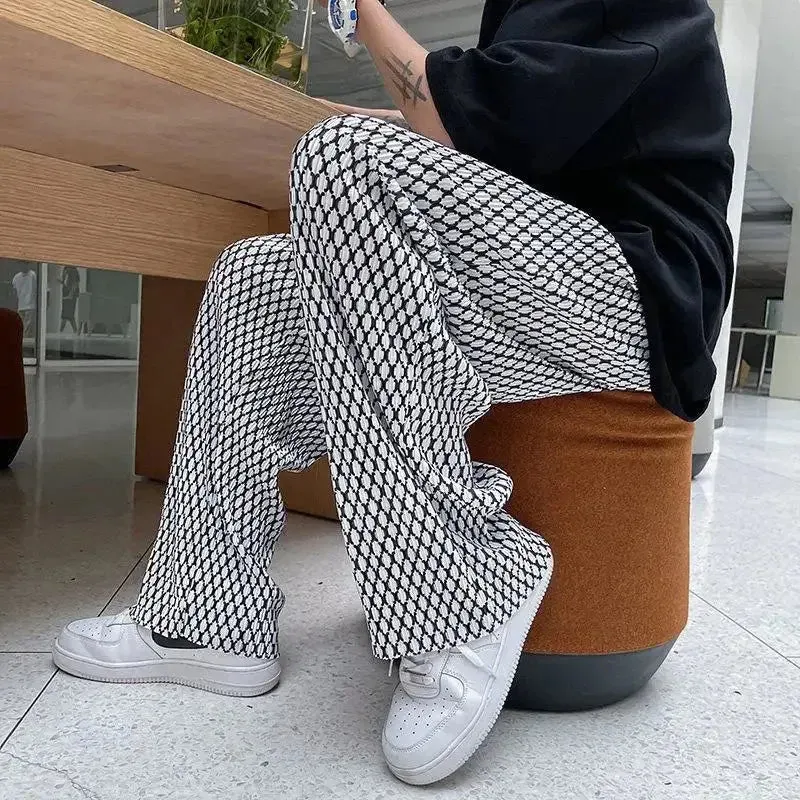 Hol dir den Street-Style mit den UrbanVibe Checkered Hippie Pants