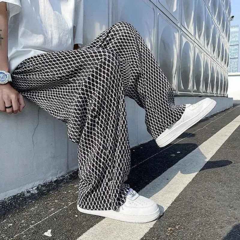 Hol dir den Street-Style mit den UrbanVibe Checkered Hippie Pants