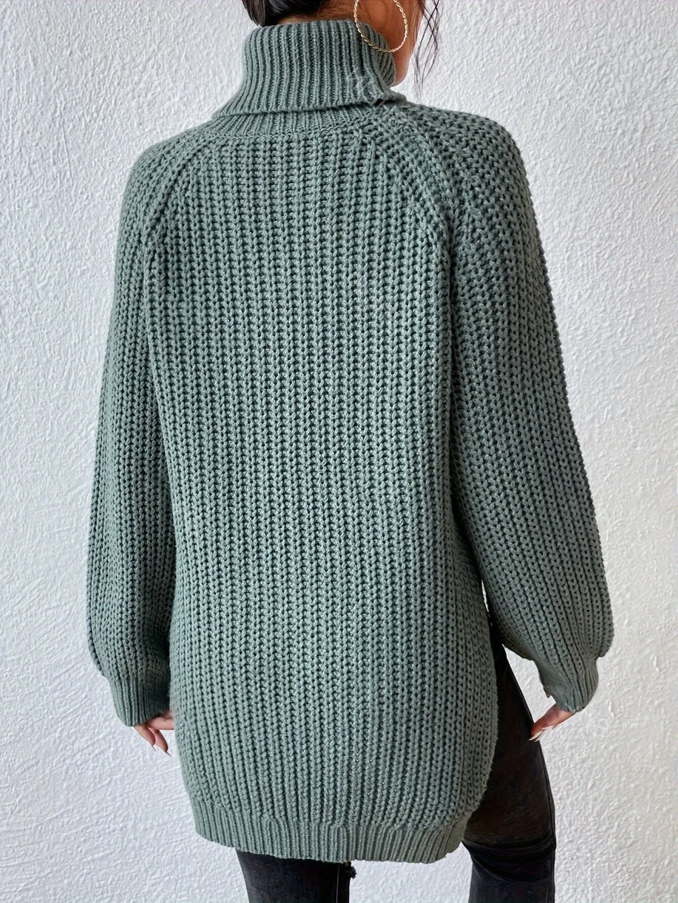 Isabella | Luxe turtleneck sweater with cable pattern