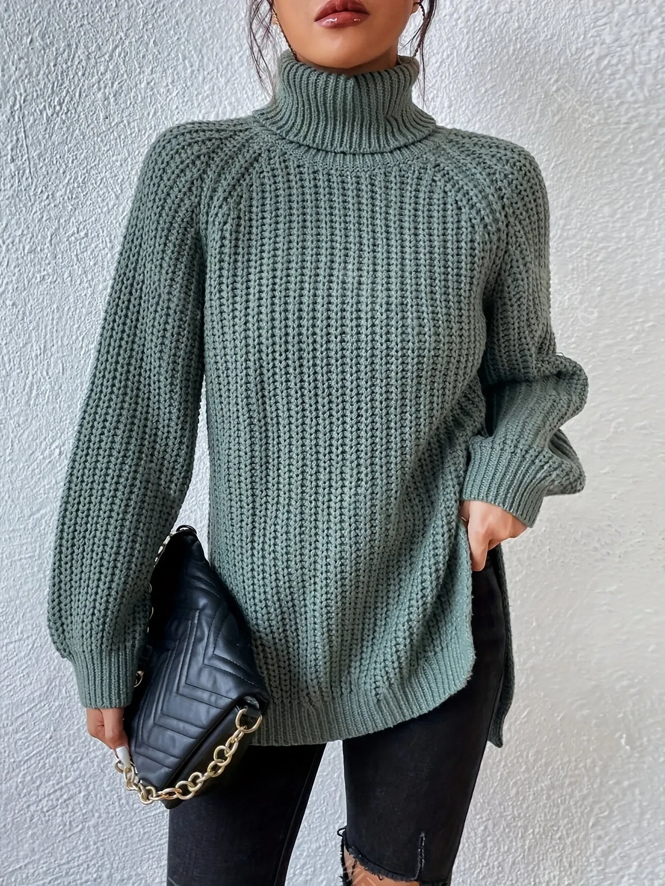 Isabella | Luxe turtleneck sweater with cable pattern