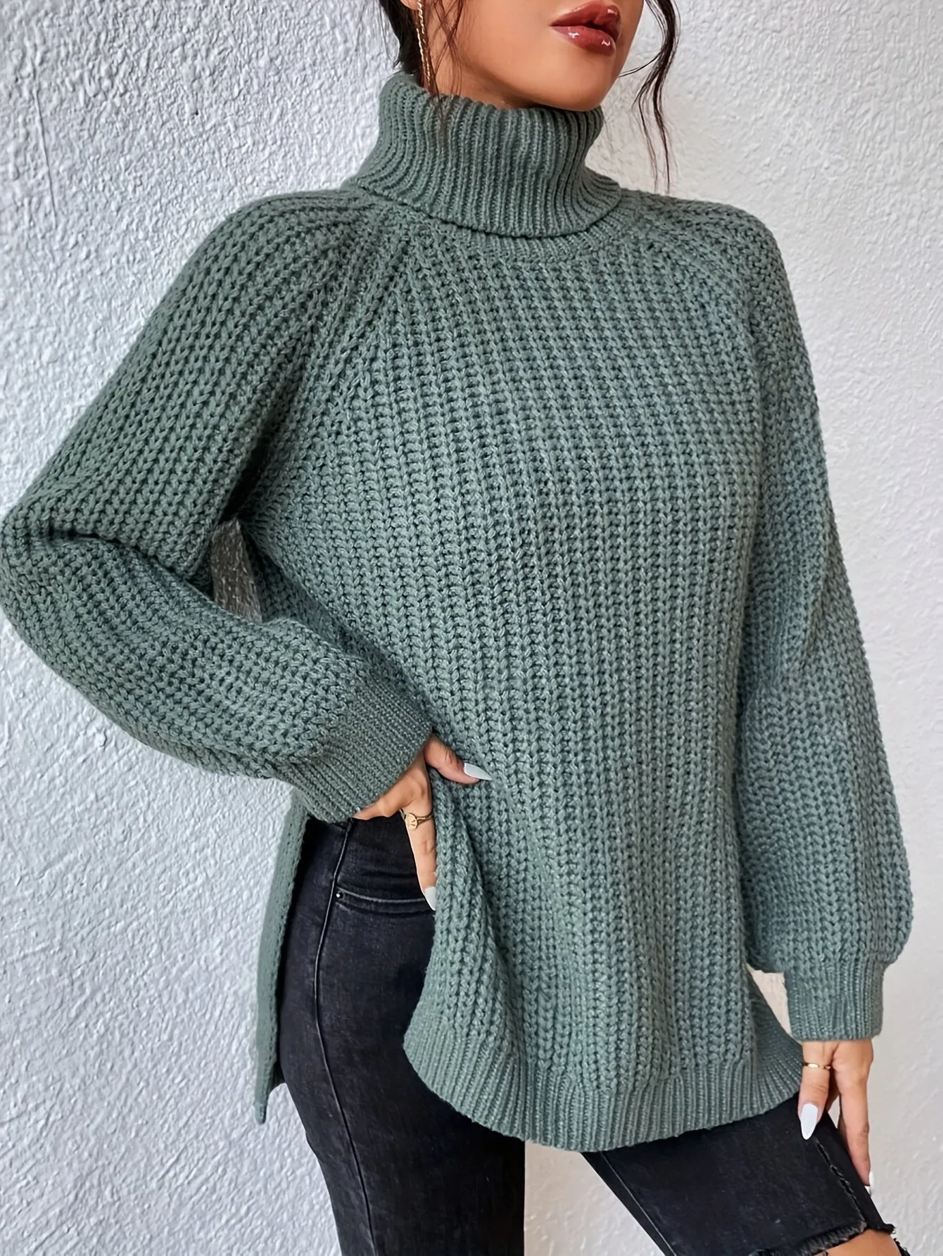 Isabella | Luxe turtleneck sweater with cable pattern