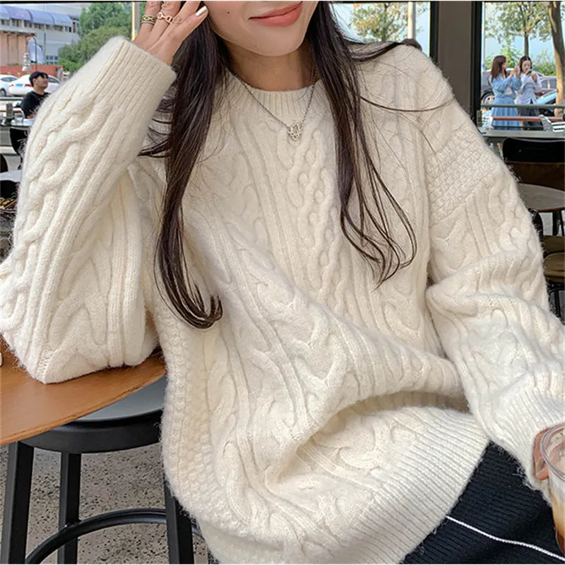 Loose-fit Round Neck Jumper Perfect for Casual Days
