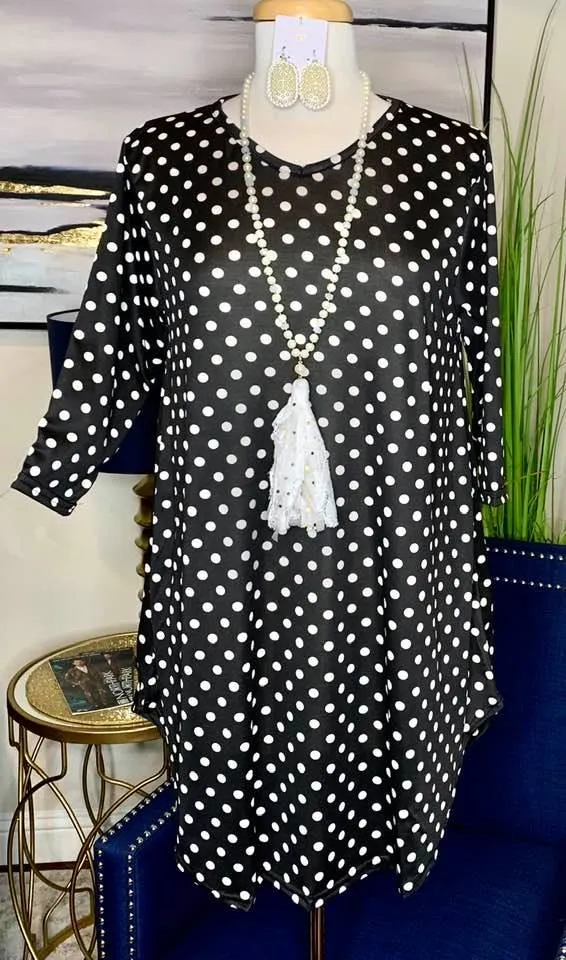 Medium : Black & White Polka Dot Scoop Tunic