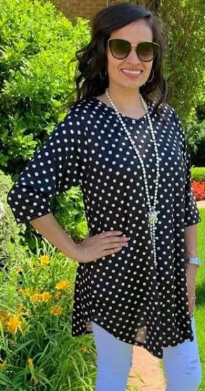 Medium : Black & White Polka Dot Scoop Tunic