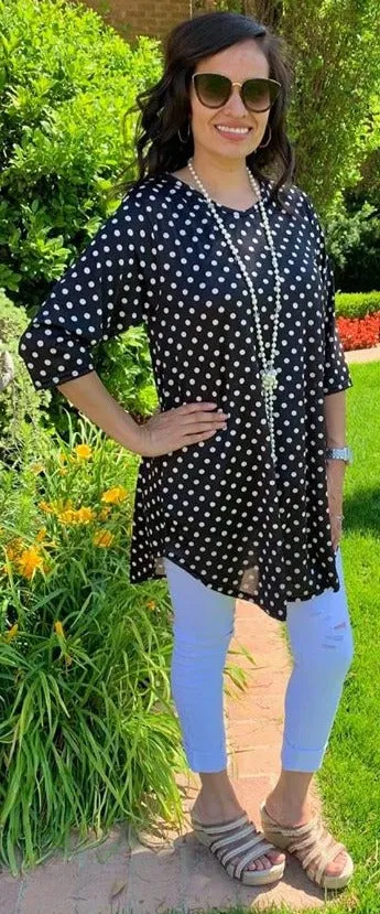 Medium : Black & White Polka Dot Scoop Tunic