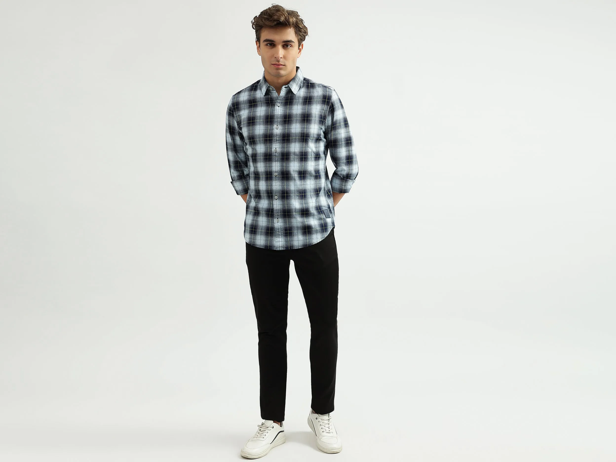Men Checked Spread Collar Shirt