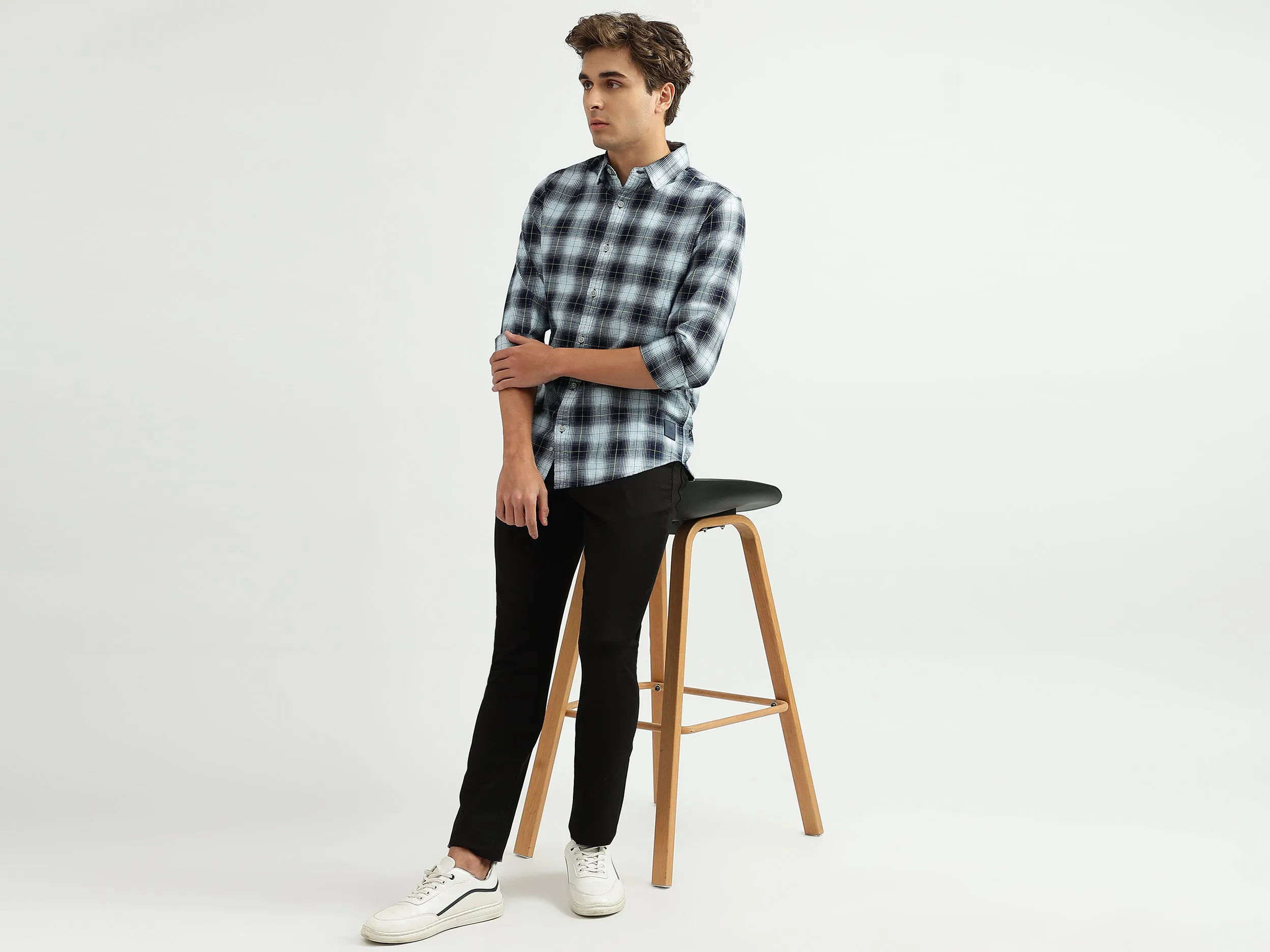 Men Checked Spread Collar Shirt