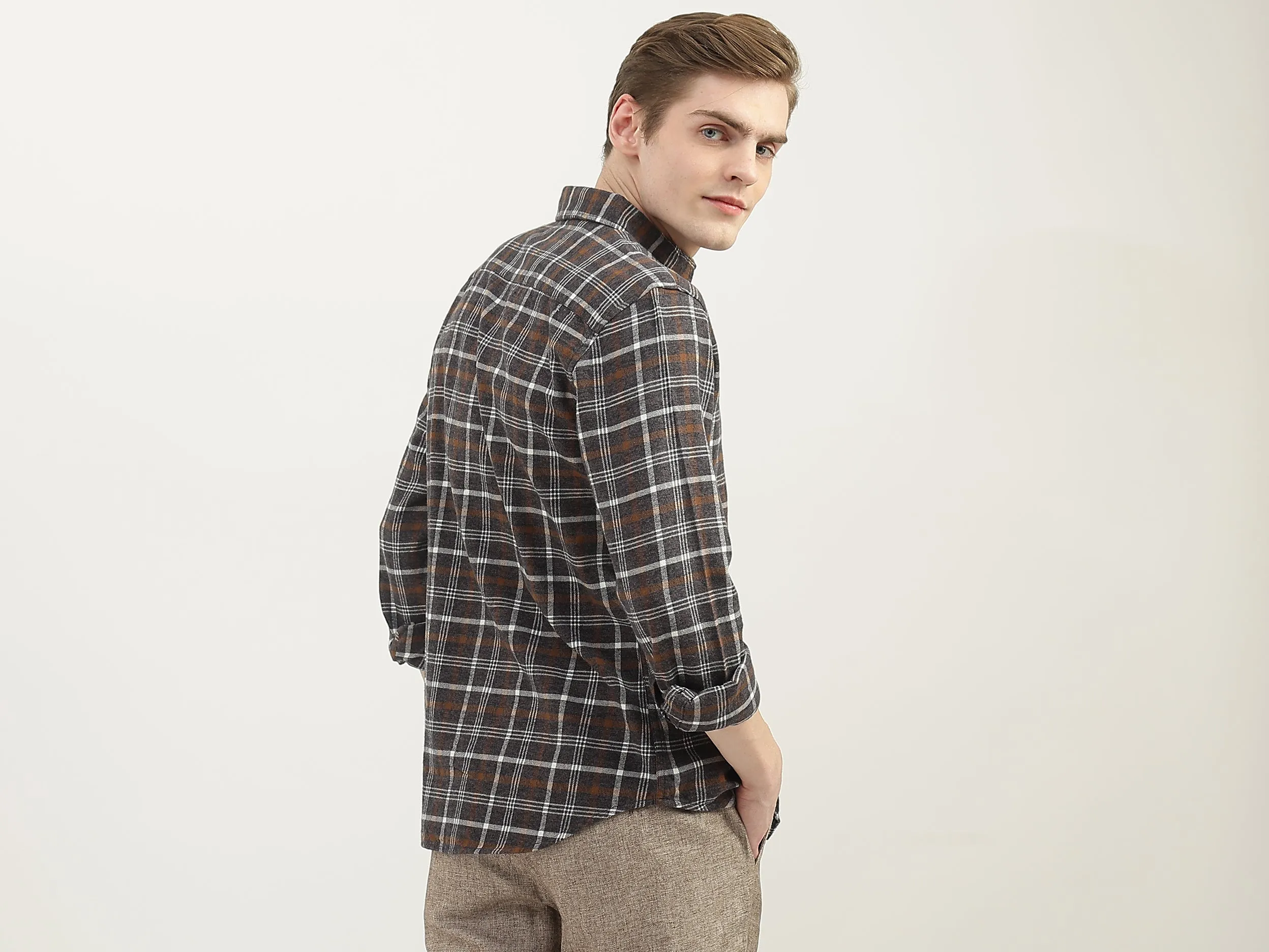 Men Checked Spread Collar Shirt