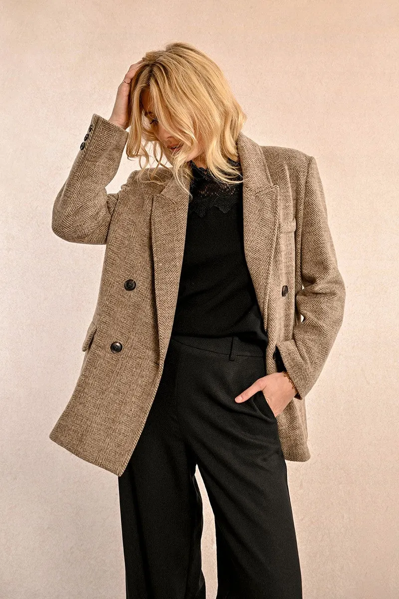 MID-LENGTH DOUBLE-BREASTED COAT
