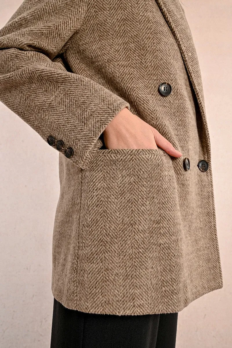 MID-LENGTH DOUBLE-BREASTED COAT