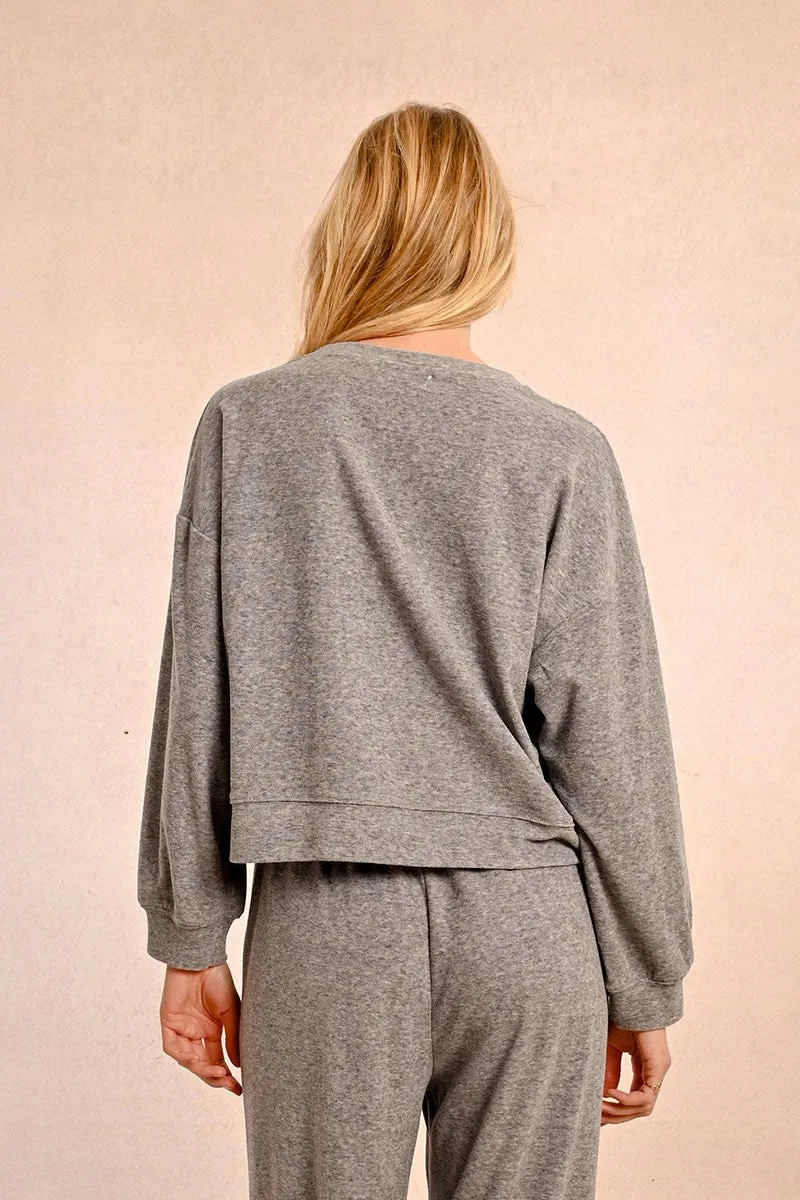 OVERSIZED CROPPED SWEATSHIRT