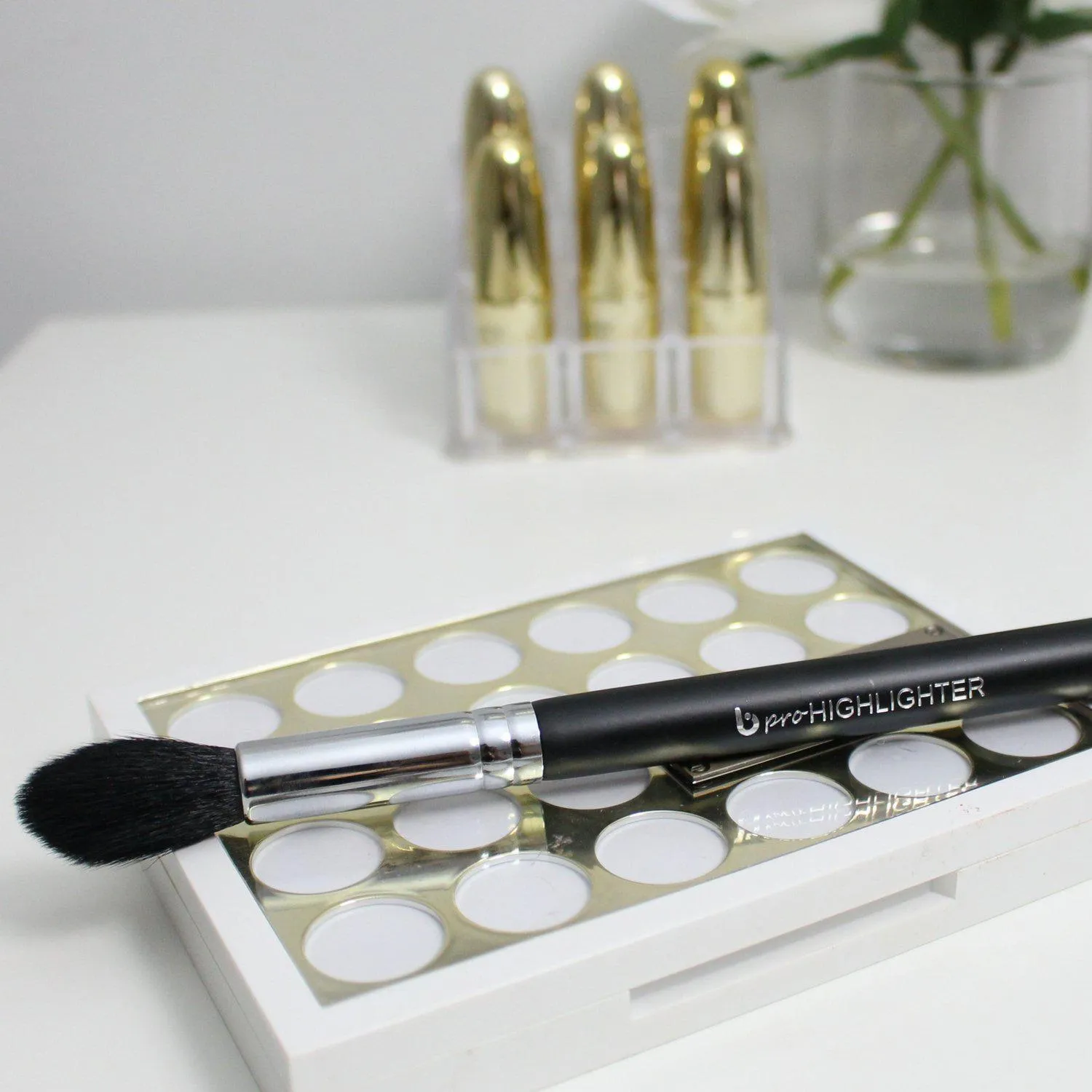 pro Tapered Highlighter Makeup Brush