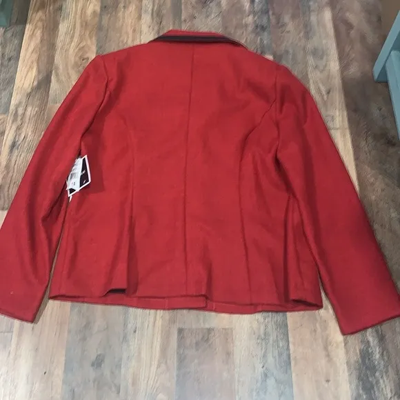 R&amp;K Originals 3 piece pant suit. NWT.  Size 18.  Machine washable.