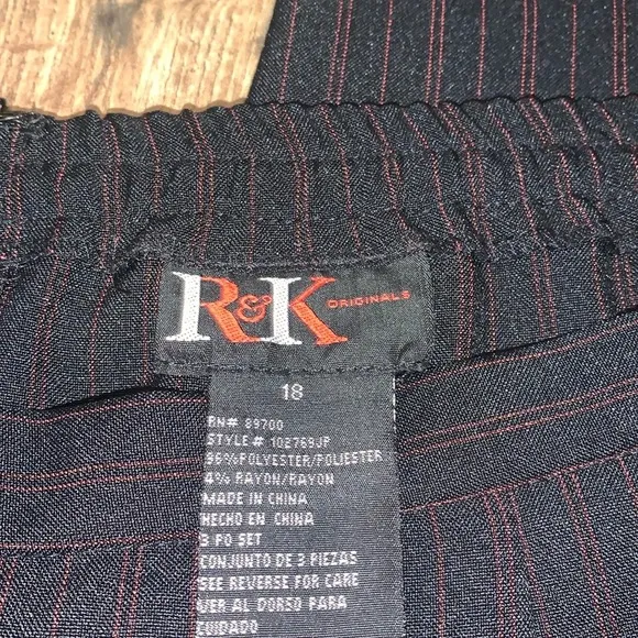 R&amp;K Originals 3 piece pant suit. NWT.  Size 18.  Machine washable.