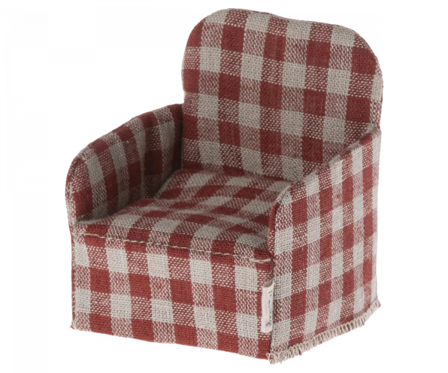 red chair for mouse