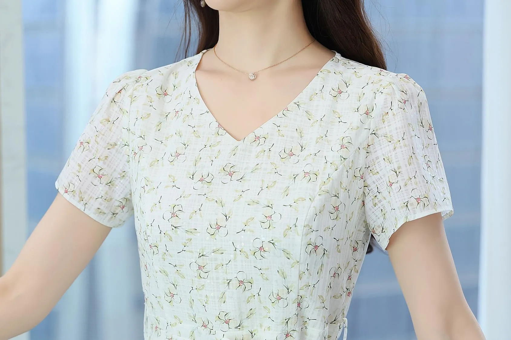 Stunning A-Line Dress for Women with V-Neck and Floral Print