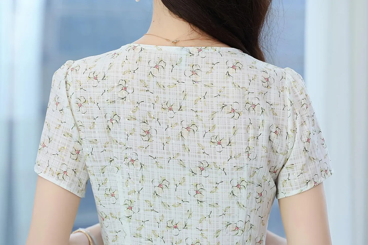 Stunning A-Line Dress for Women with V-Neck and Floral Print