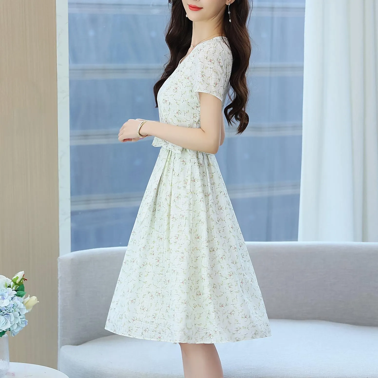 Stunning A-Line Dress for Women with V-Neck and Floral Print