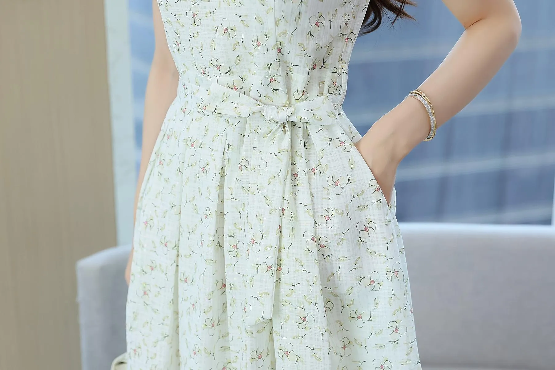 Stunning A-Line Dress for Women with V-Neck and Floral Print