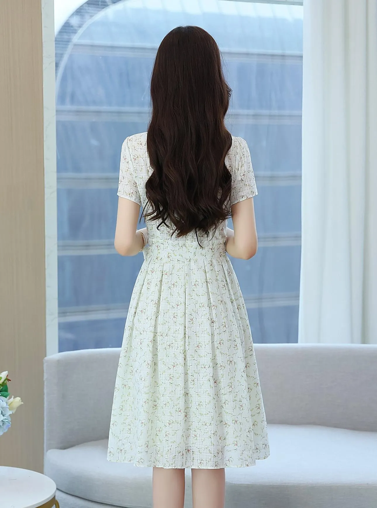 Stunning A-Line Dress for Women with V-Neck and Floral Print