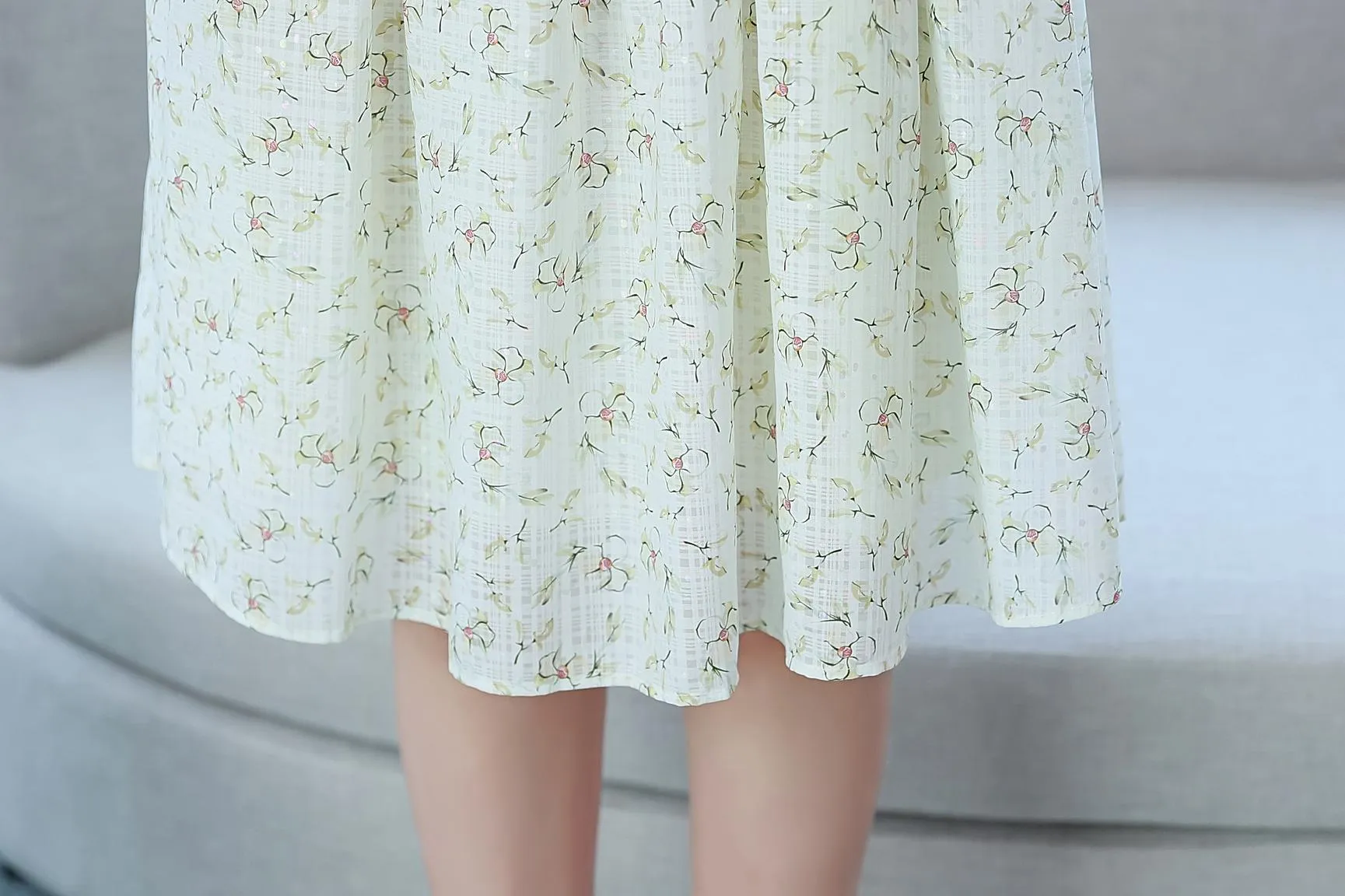 Stunning A-Line Dress for Women with V-Neck and Floral Print
