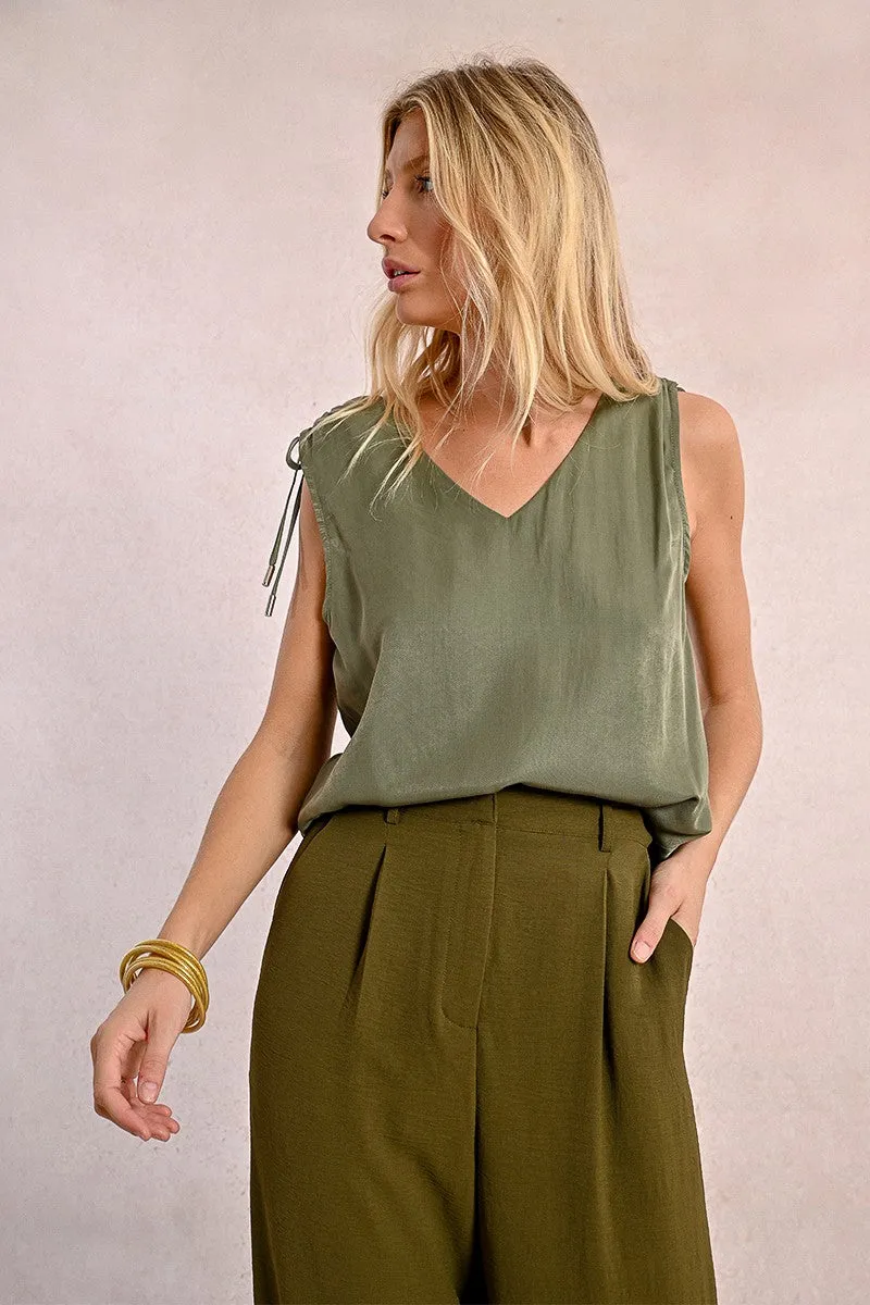 TANK TOP WITH KNOTS TO TIE