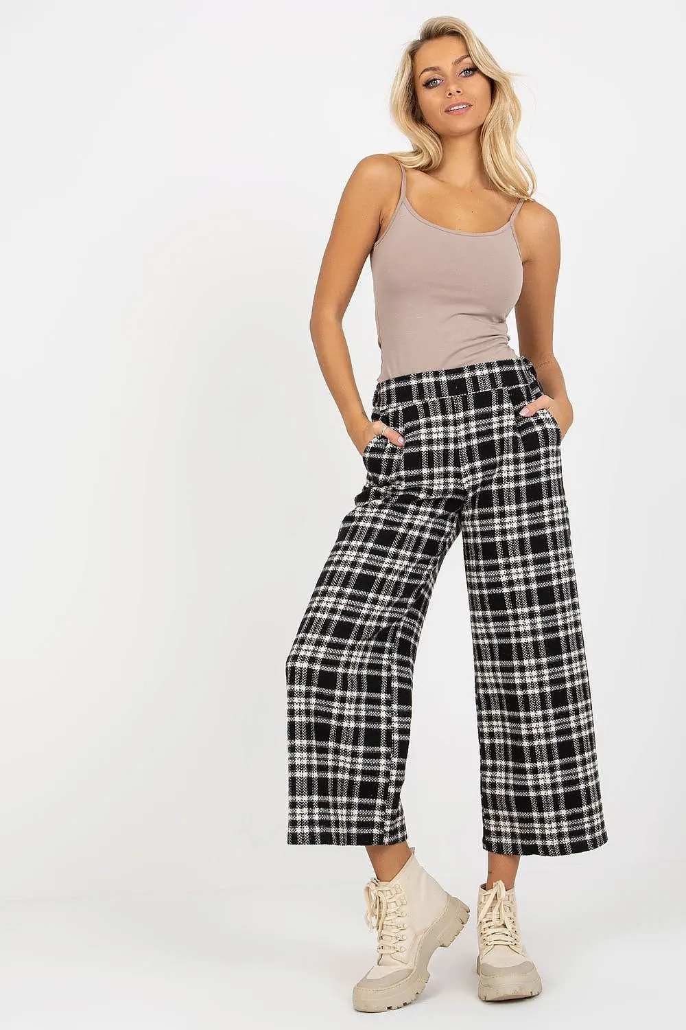 Women checkered fabric trousers