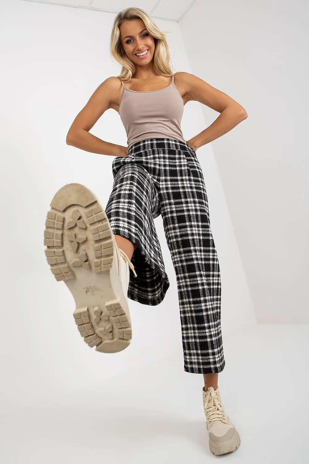 Women checkered fabric trousers