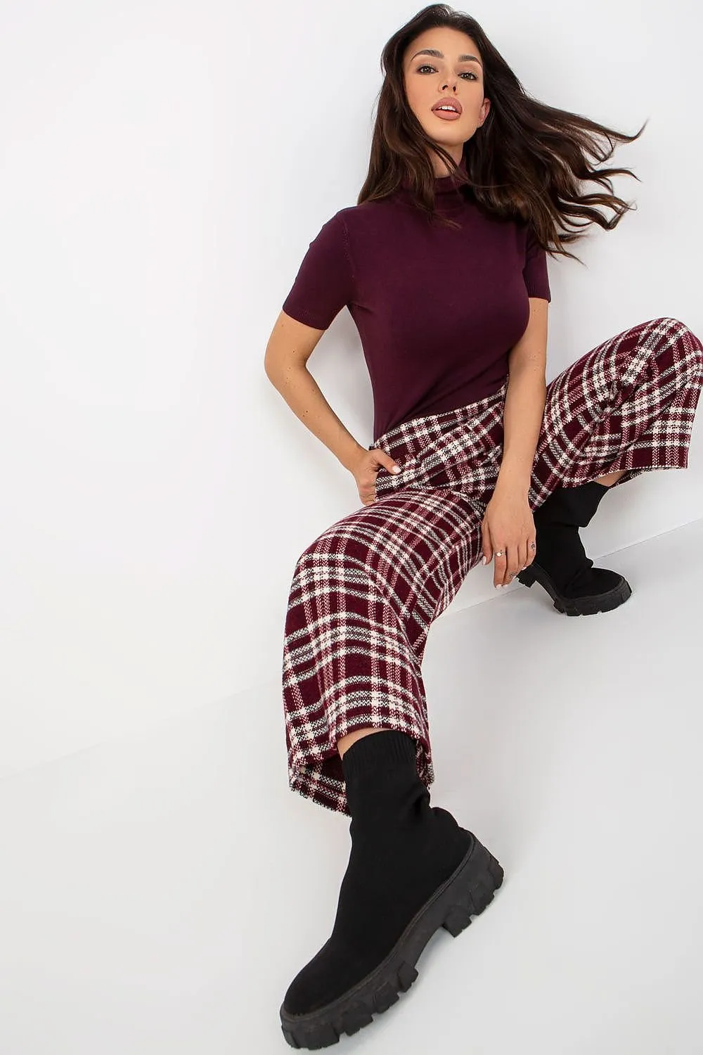 Women checkered fabric trousers