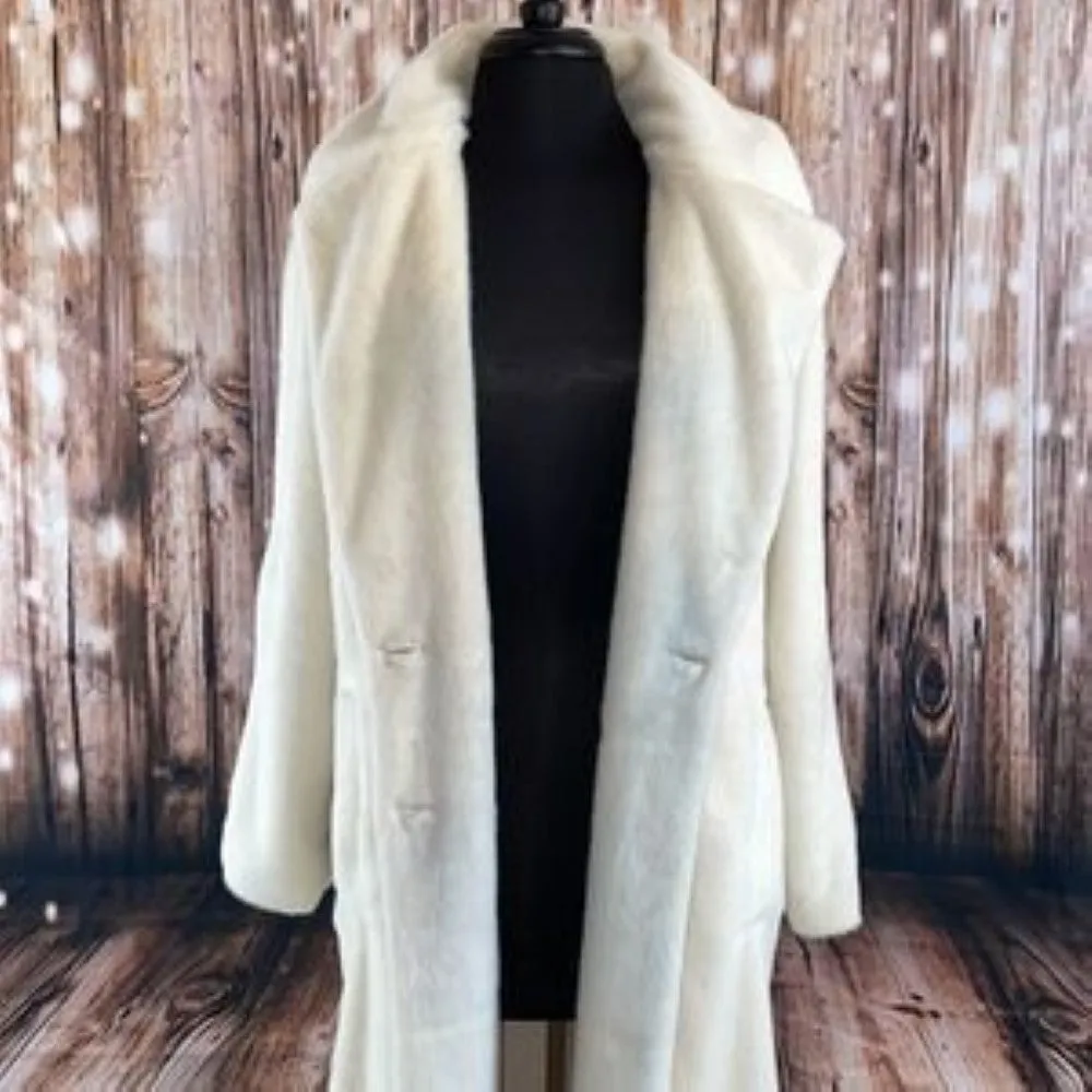 Women's Cupcakes And Cashmere Celestia Faux Fur Coat, Size Small - White