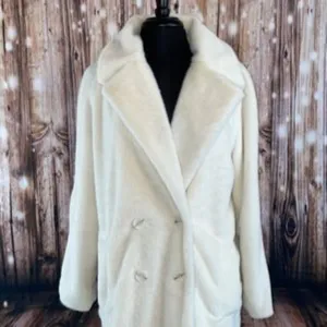 Women's Cupcakes And Cashmere Celestia Faux Fur Coat, Size Small - White