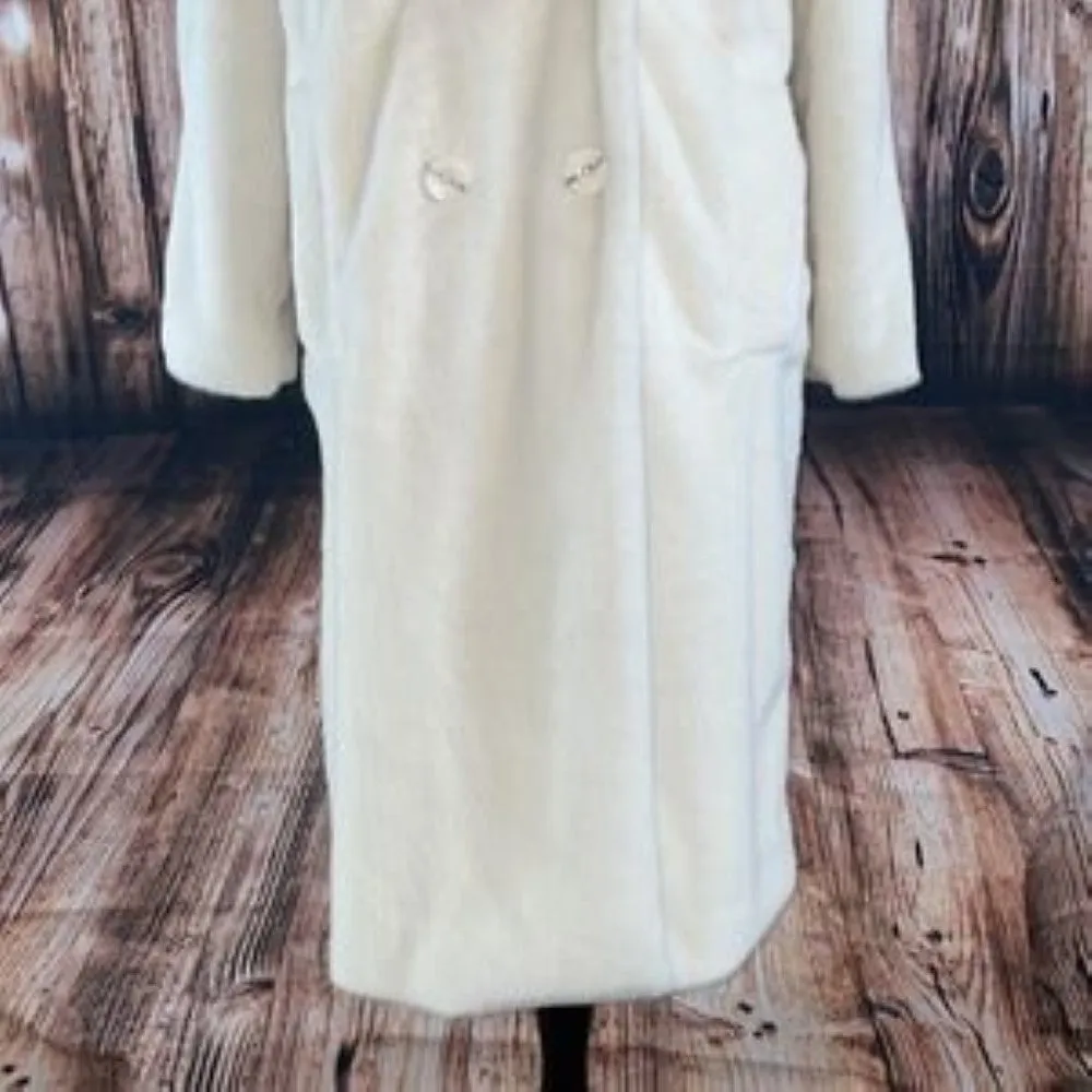 Women's Cupcakes And Cashmere Celestia Faux Fur Coat, Size Small - White