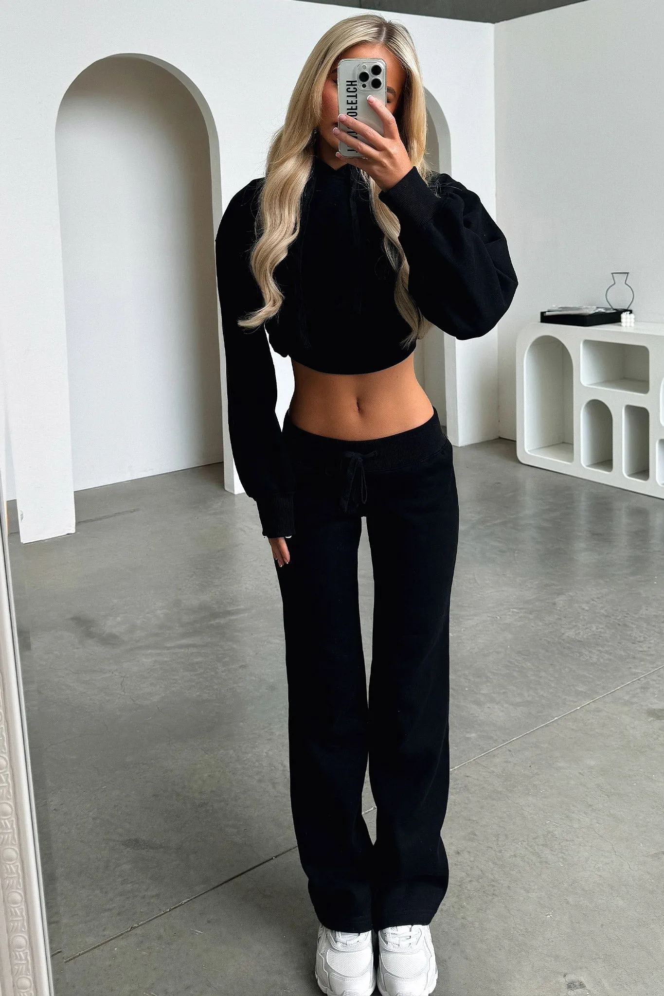 Zaina Cropped Hoodie - Black