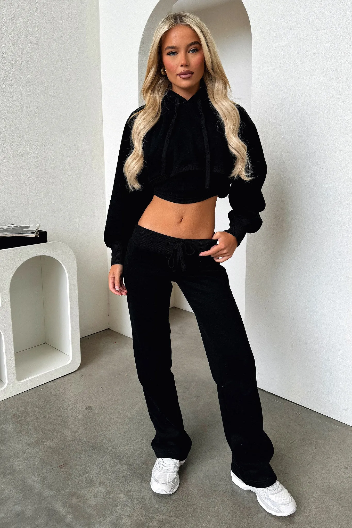 Zaina Cropped Hoodie - Black